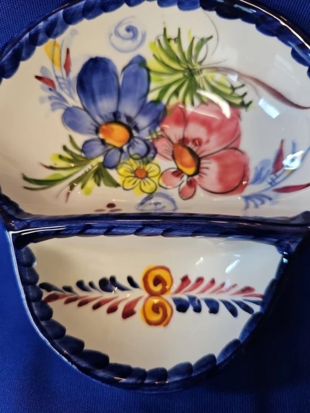 Faireal Olive/Appetizer Dish Hand-Painted Ceramic Shell Shape 5" x 5 1/4"